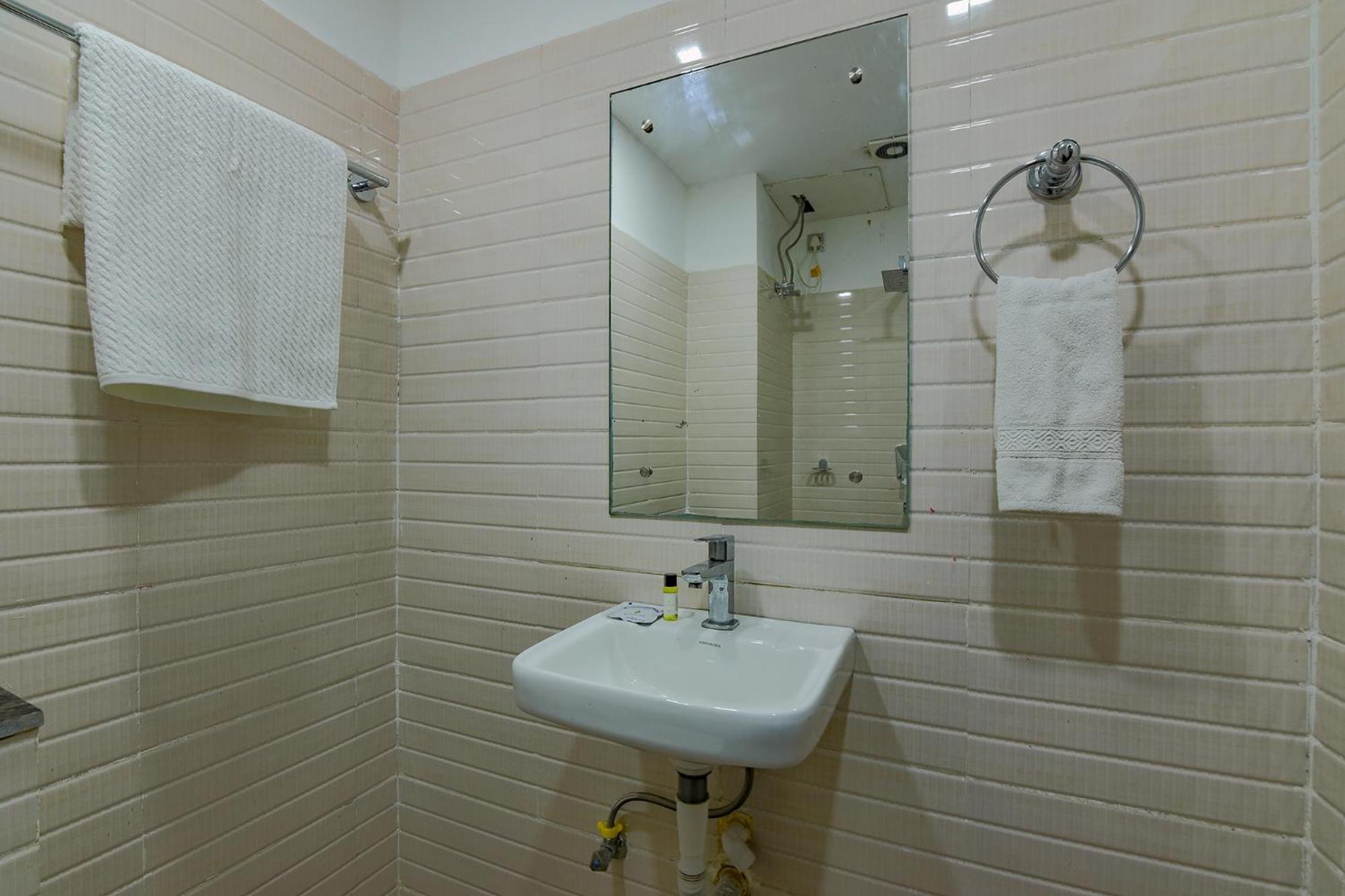 Fabhotel Middleton Desire - Nr Niladri Vihar Square Bhubaneswar Eksteriør bilde